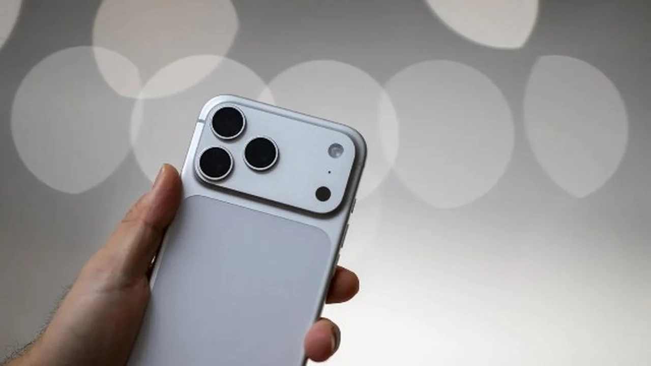 تسريبات «فوربس» تشير إلى موعد كشف «أبل» عن هاتف «iPhone 18 Pro»